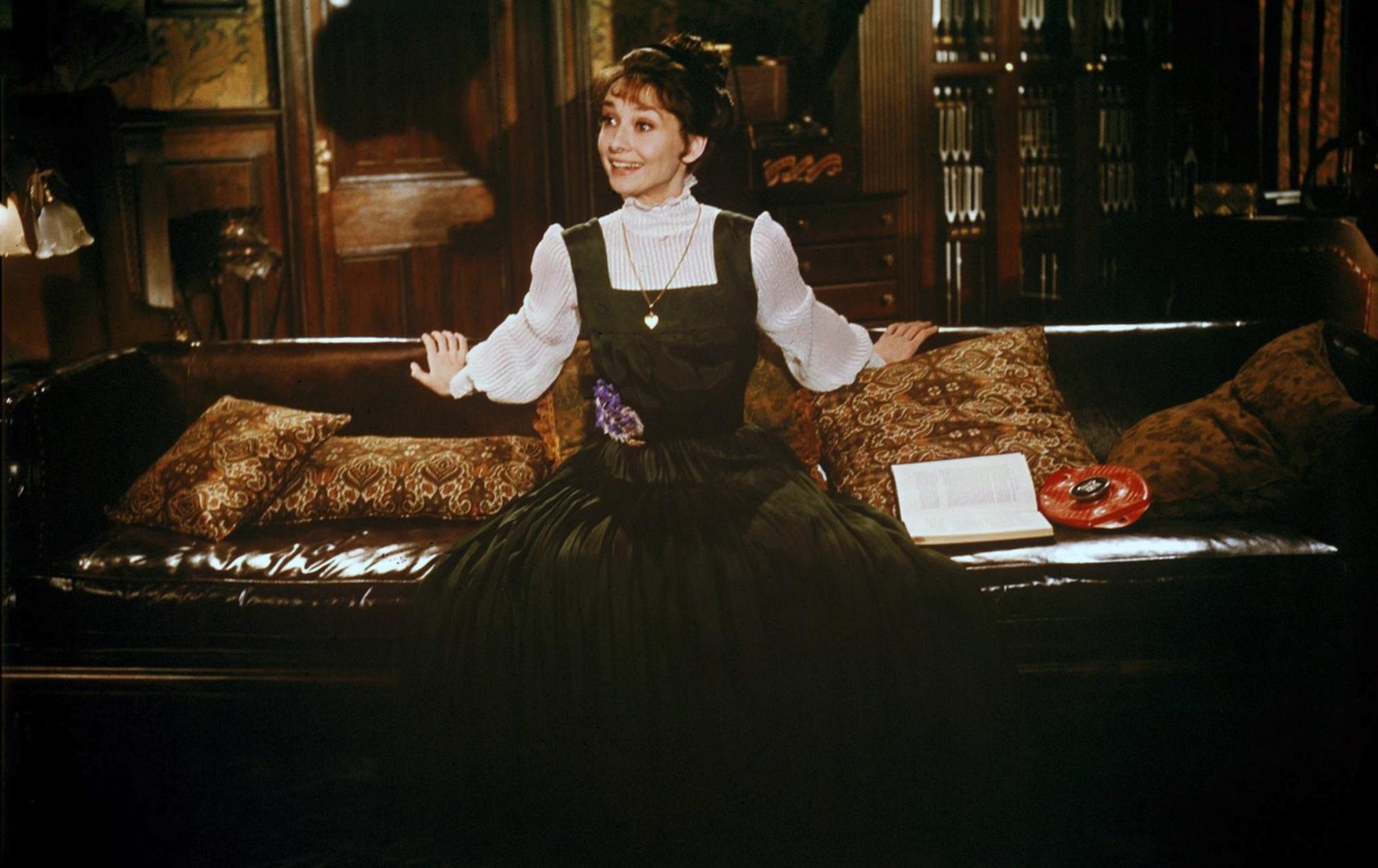 Ікона стилю: 5 культових образів Одрі Хепберн, які ніколи не вийдуть із моди